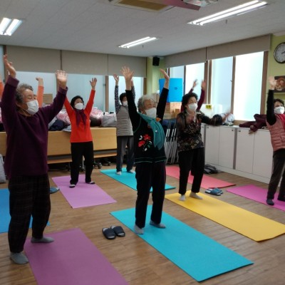 노인맞춤돌봄서비스 &#034;몸튼튼 마음튼튼&#034; 실버체조 이미지